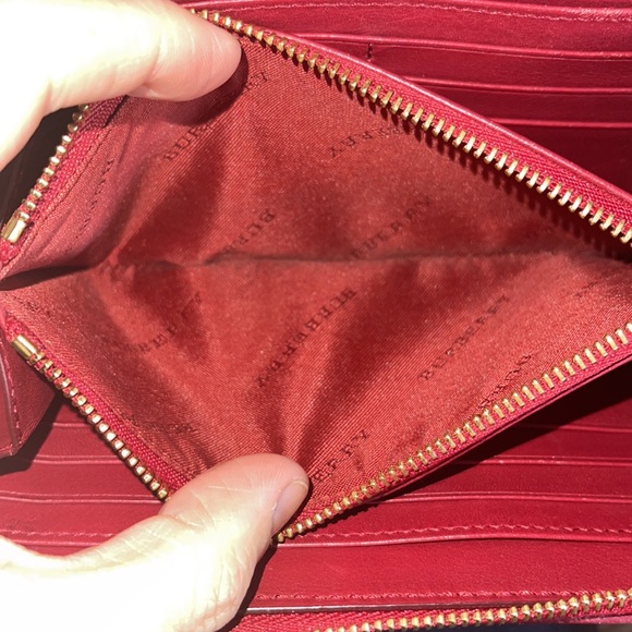 BURBERRY Haymarket Check Heart Print Zip Around Wallet - Picture 13 of 14